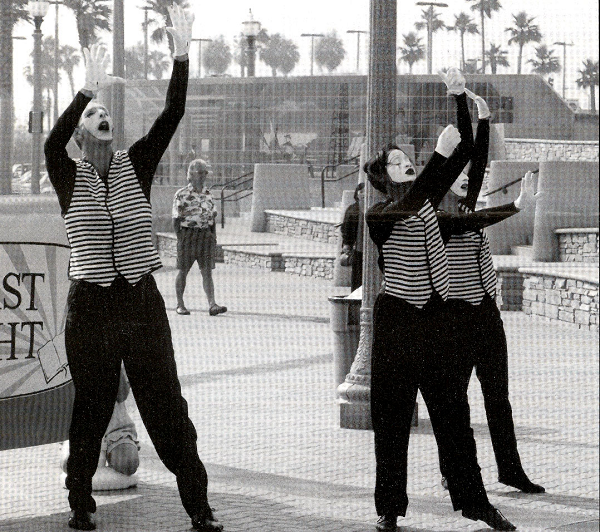 Mimes performing in Huntington Beach